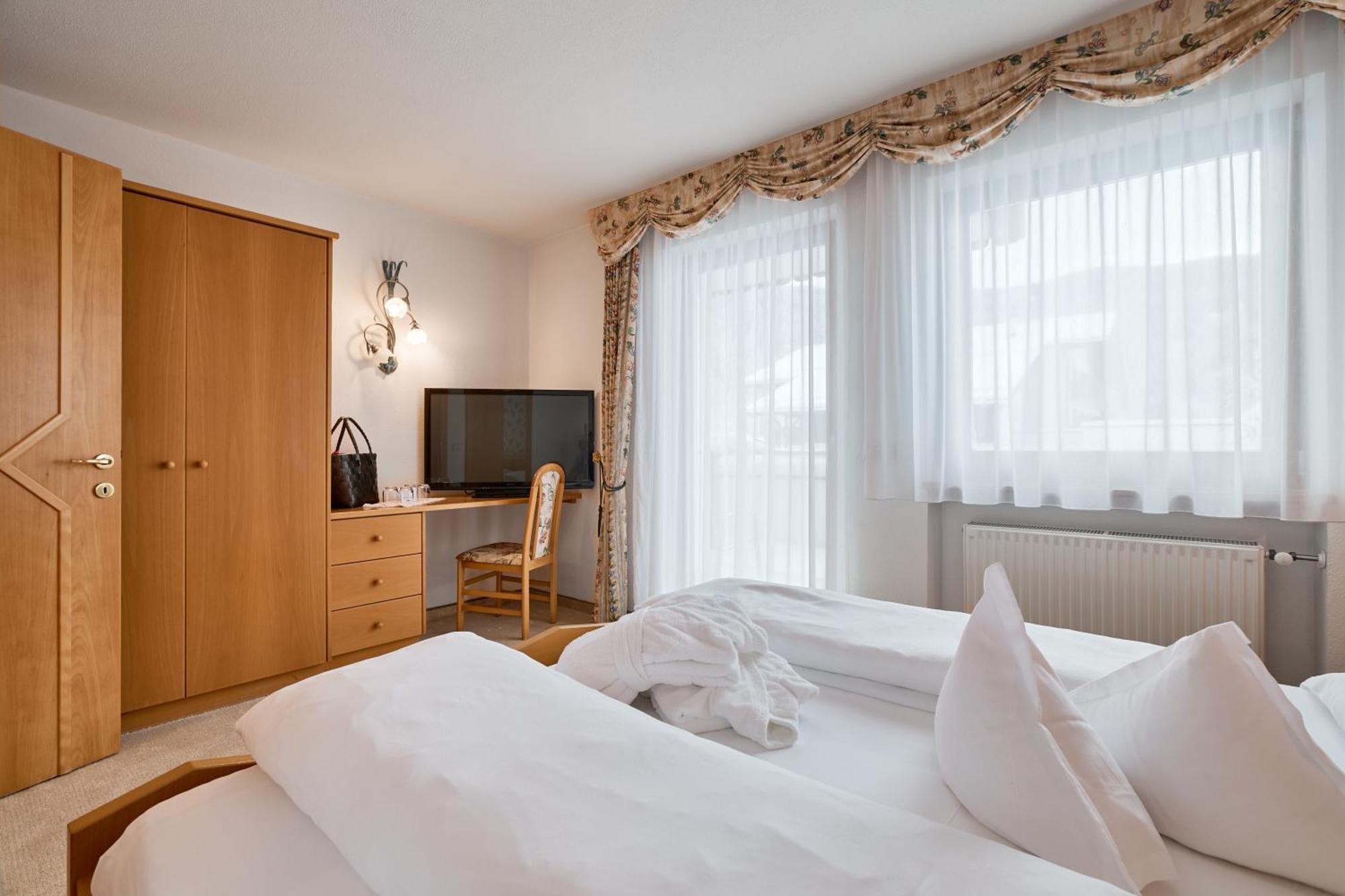 Berghotel Hotel 4*